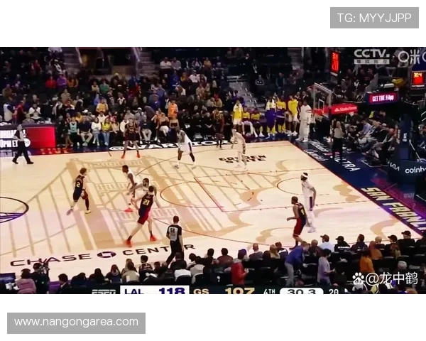 NBA激战全程直播解析赛场精彩瞬间与最新动态 NBA激战全程直播解析赛场精彩瞬间与最新动态